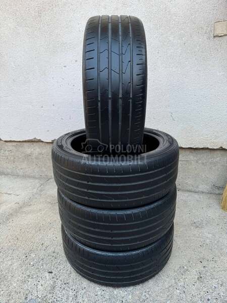 Hankook 215/45 R17 Letnja