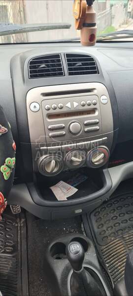 Daihatsu Sirion 1.0i