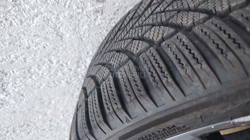 Bridgestone 225/40 R18 Zimska