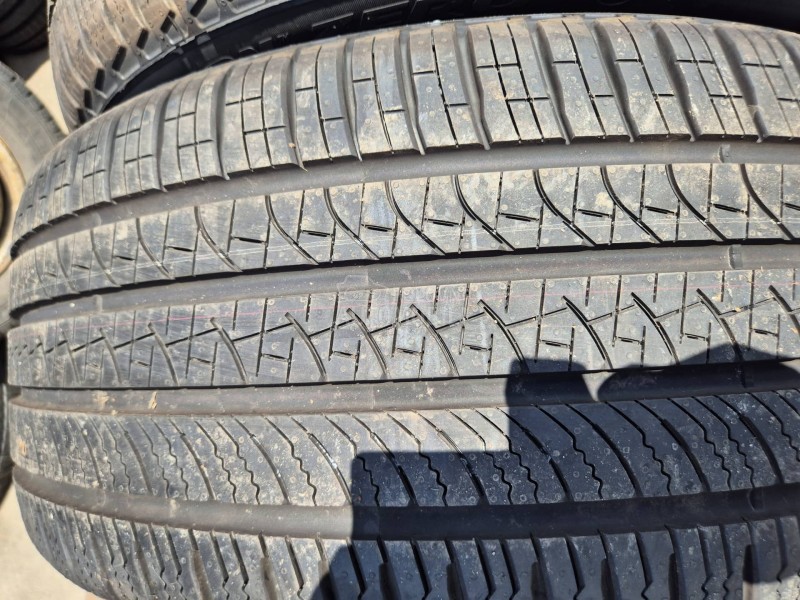 Pirelli 265/45 R22 Letnja
