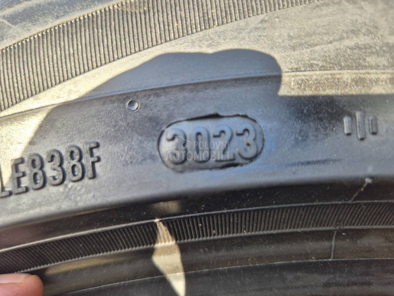 Pirelli 265/45 R22 Letnja
