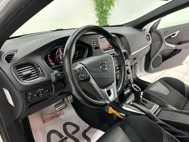 Volvo V40 D3 R-Design AUT PAN