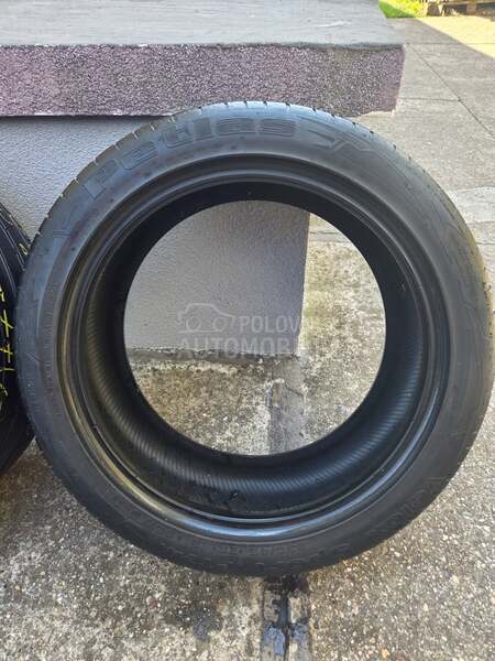 Petlas 235/45 R18 Letnja