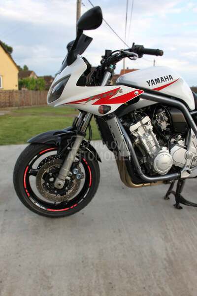 Yamaha fzs 1000 fazer