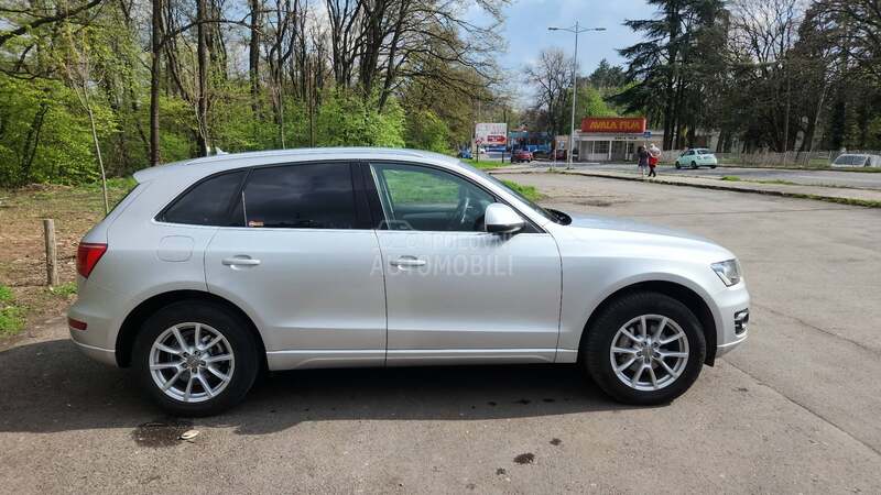 Audi Q5 Rata 235e