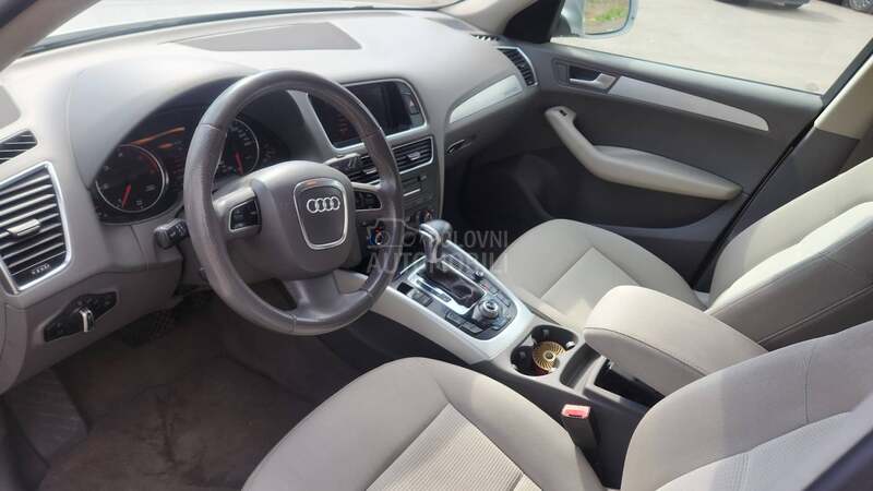 Audi Q5 Rata 235e