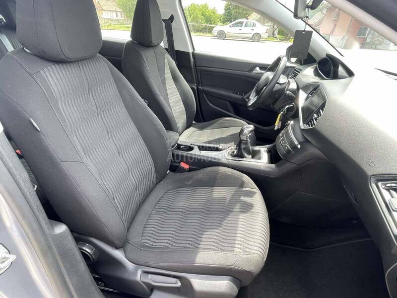 Peugeot 308 1.2 B.  N.O.V