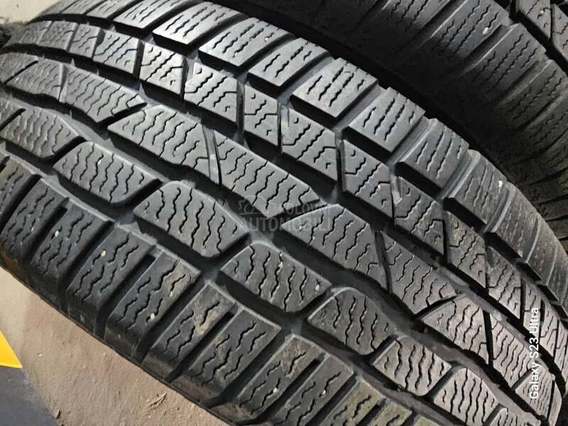 Continental 215/60 R17 Zimska