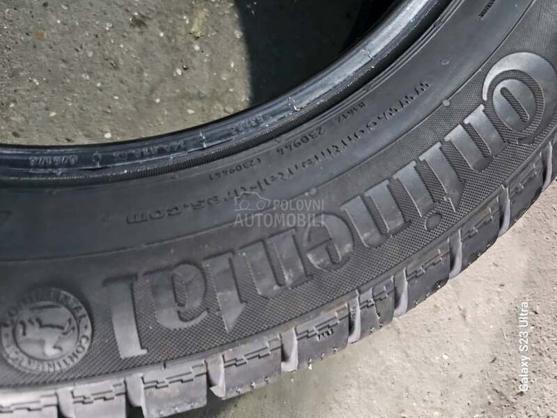 Continental 215/60 R17 Zimska