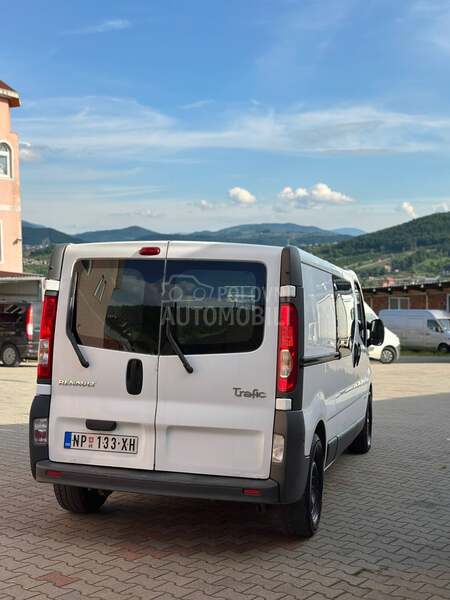 Renault Trafic Long