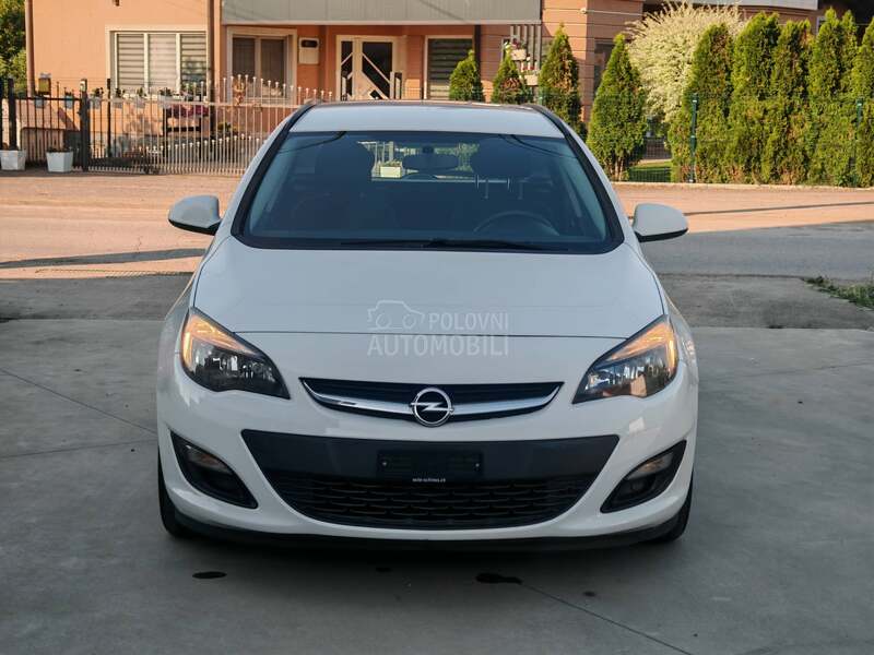 Opel Astra J 1.4 CH