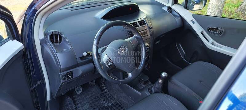 Toyota Yaris Terra Cool