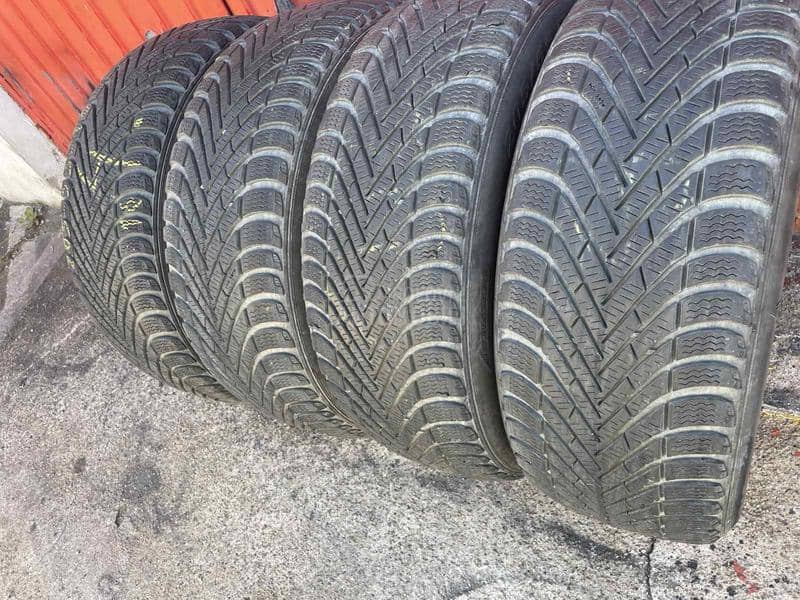 Pirelli 205/55 R16 Zimska