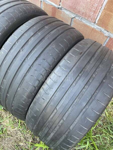 Nokian 235/35 R19 Letnja