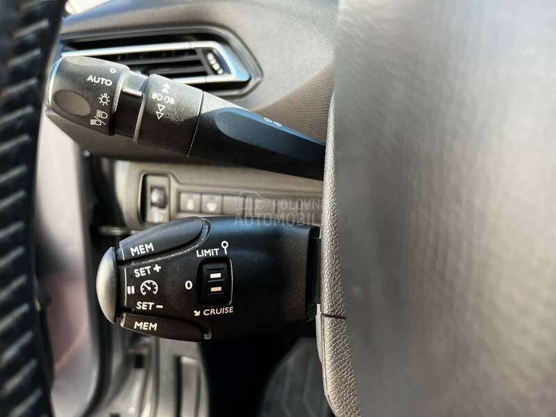 Peugeot 308 1.6 BLUEHDI KOŽA PAN