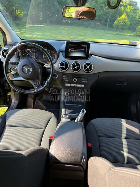 Mercedes Benz B 180 