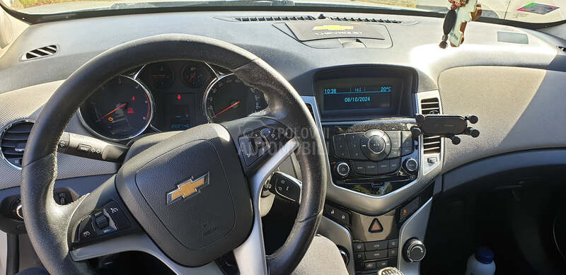 Chevrolet Cruze 4D, LT 2.0