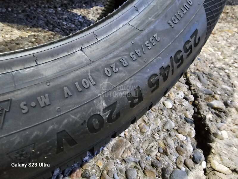 Continental 255/45 R20 Zimska