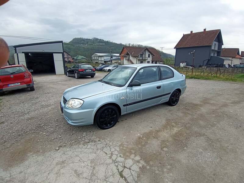 Hyundai Accent SALON