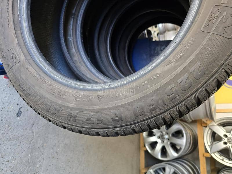 Semperit 225/60 R17 Zimska