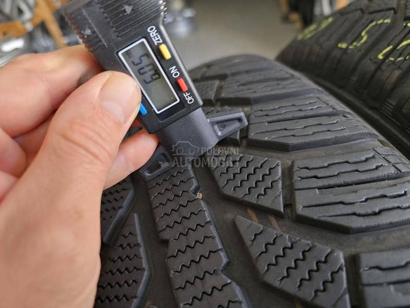 Semperit 225/60 R17 Zimska