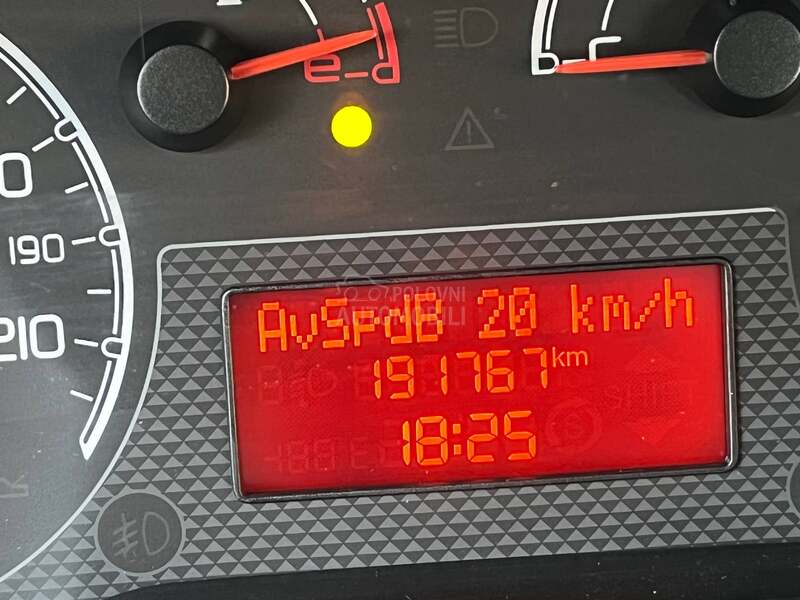 Fiat Qubo 1.3 Mjt OČUVAN  2011