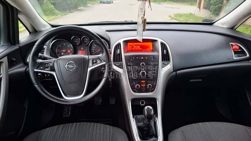 Opel Astra J 1.7 CDTI NOVA