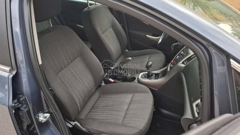 Opel Astra J 1.7 CDTI NOVA