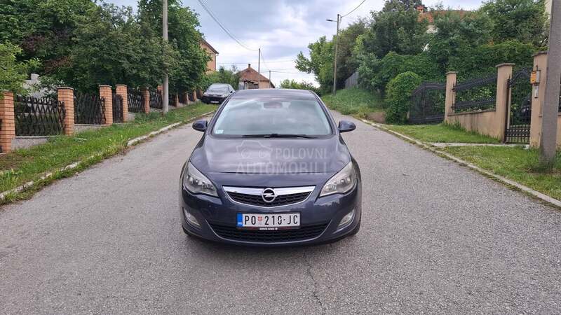 Opel Astra J 1.7 CDTI NOVA