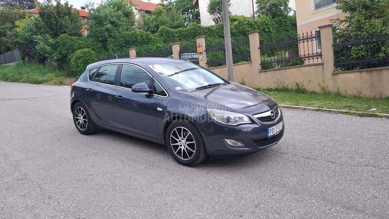 Opel Astra J 1.7 CDTI NOVA