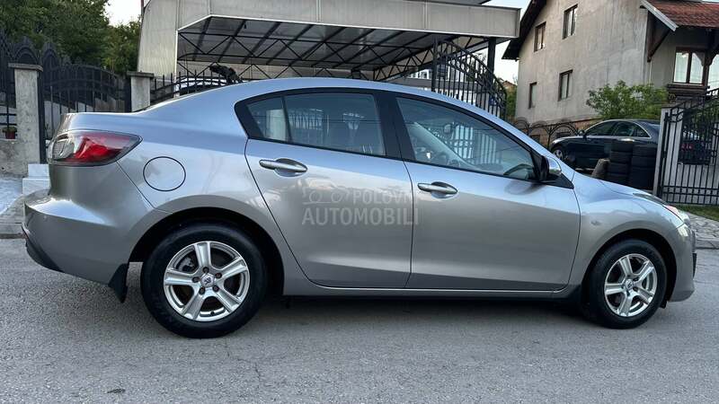 Mazda 3 1.6 D.IZUZEETNA