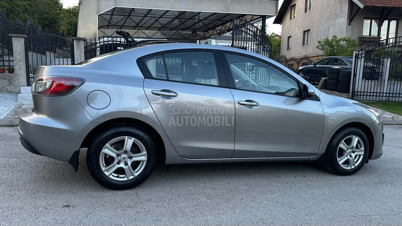 Mazda 3 1.6 D.IZUZEETNA