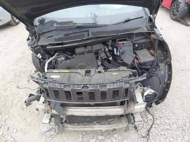 Peugeot 3008 1.5 YH01 2018. god. -  kompletan auto u delovima