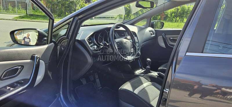 Kia cee`d 1.6GDI FIFA WORLD