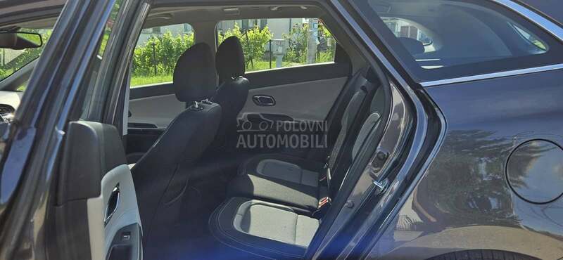 Kia cee`d 1.6GDI FIFA WORLD