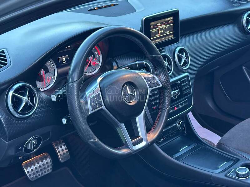 Mercedes Benz A 180 3X AMG/PANO/AUT