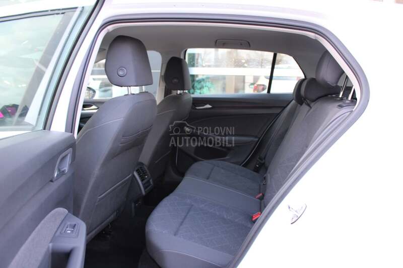 Volkswagen Golf 8 1.0 TSI Life