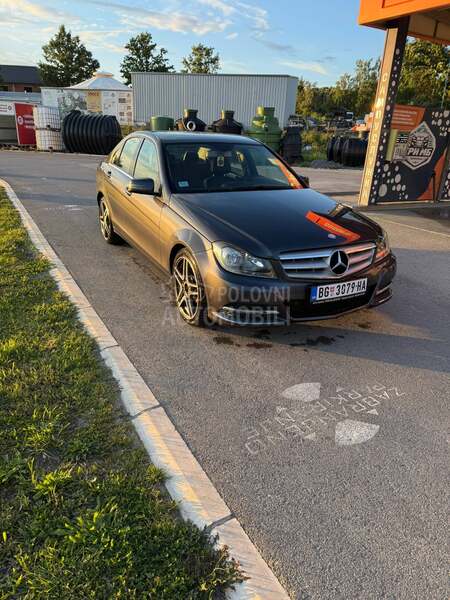 Mercedes Benz C 180 AVANTGARDE