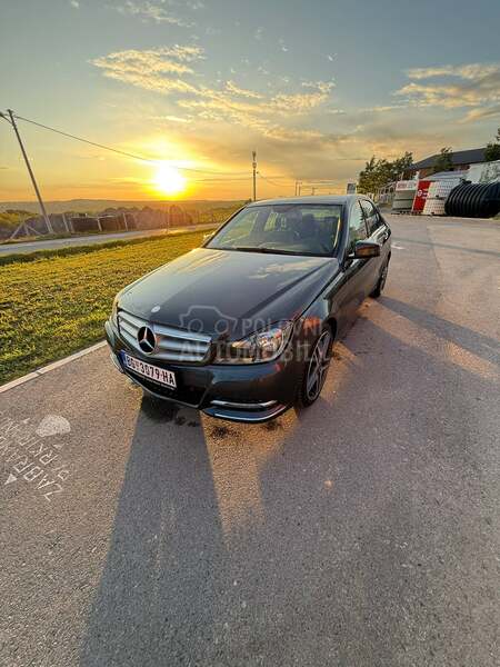 Mercedes Benz C 180 AVANTGARDE