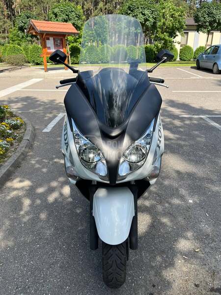 Honda Silver Wing 400