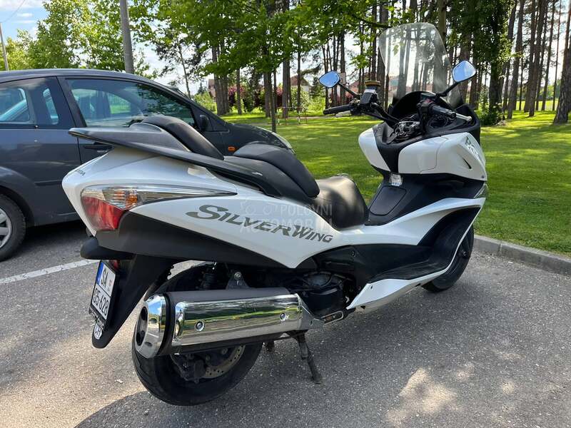 Honda Silver Wing 400