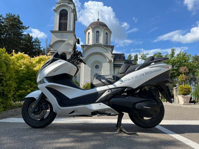 Honda Silver Wing 400