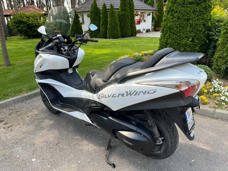 Honda Silver Wing 400