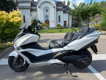 Honda Silver Wing 400