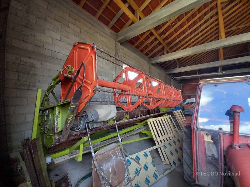 Claas Dominator 106