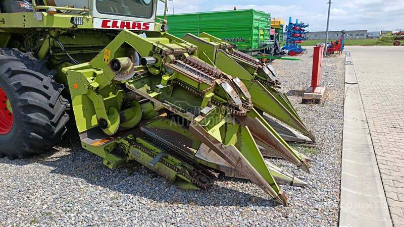 Claas Dominator 106