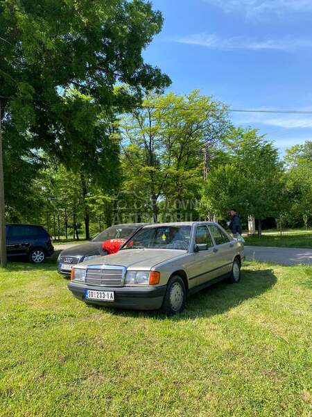 Mercedes Benz 190 