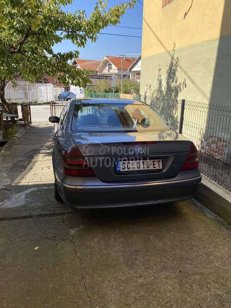 Mercedes Benz E 200 