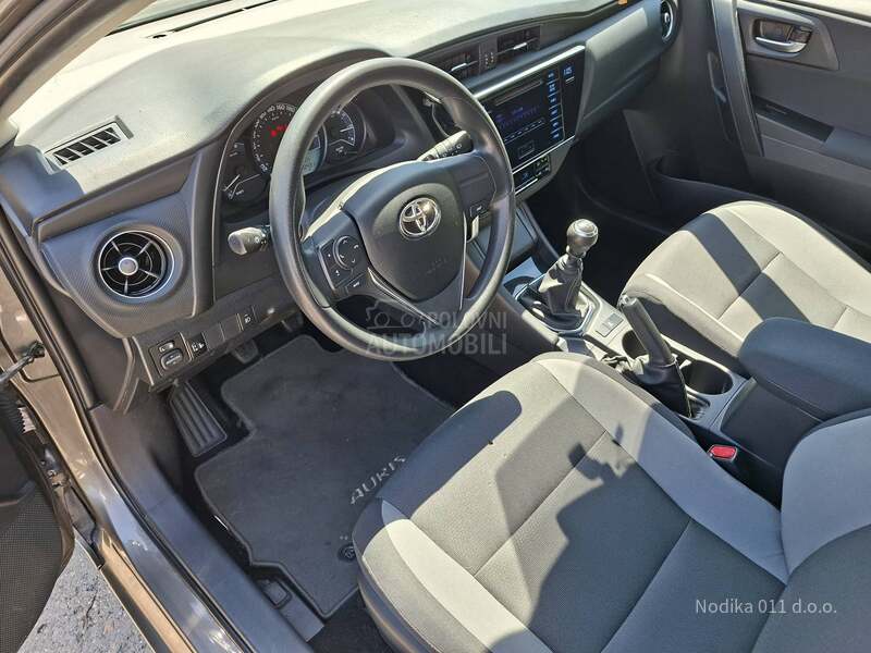 Toyota Auris 1,3 b