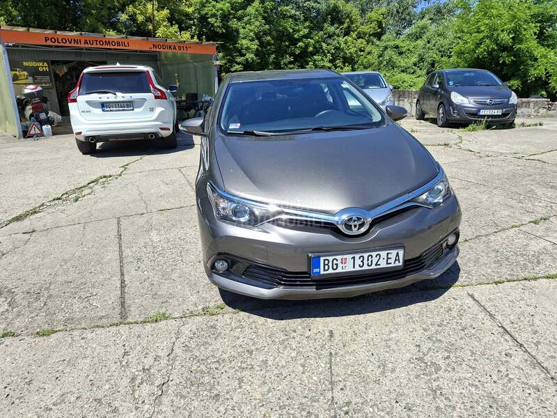 Toyota Auris 1,3 b